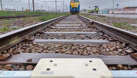 train on tracks 