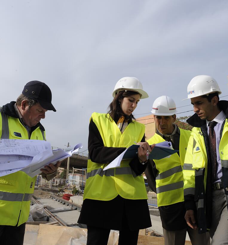 Tramway Algiers testing team meeting