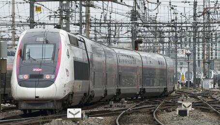 Intelligent and effective interlocking for train protection